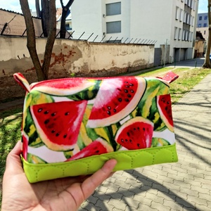 Dinnyés neszeszer, vízlepergető designer textilből - táska & tok - neszesszer - Meska.hu