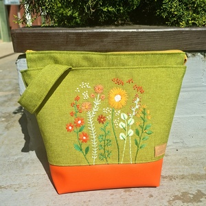 Project bag, neszeszer - Hímzett vadvirágos, kivizöld-narancs - táska & tok - bevásárlás & shopper táska - shopper, textiltáska, szatyor - Meska.hu