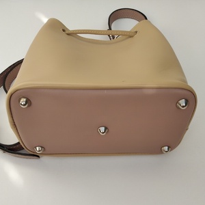 Arlene borjúbőr bucketbag - táska & tok - kézitáska & válltáska - vállon átvethető táska - Meska.hu