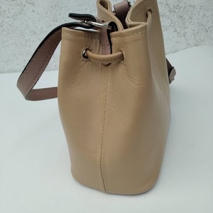 Arlene borjúbőr bucketbag - táska & tok - kézitáska & válltáska - vállon átvethető táska - Meska.hu