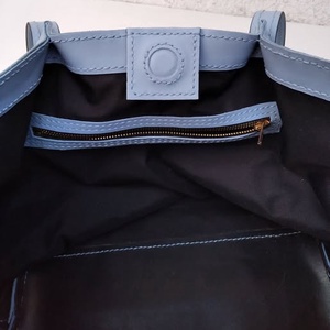 Bianka égkék marhabőr válltáska - táska & tok - kézitáska & válltáska - nagy pakolós táska - Meska.hu