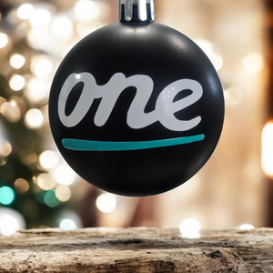 Karácsonyi gömb fenyődísz (One), Karácsony, Karácsonyi lakásdekoráció, Karácsonyfadíszek, Fotó, grafika, rajz, illusztráció, MESKA