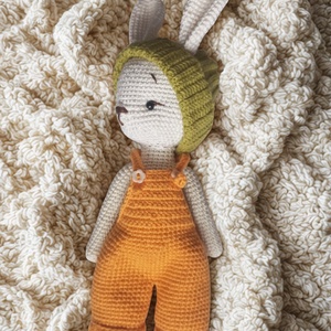 Hoppy nyuszi � PréMIUM horgolt nyuszifiú forgatható fejjel, cuki őszi ruhában (24 cm) - játék & sport - plüssállat & játékfigura - nyuszi - Meska.hu