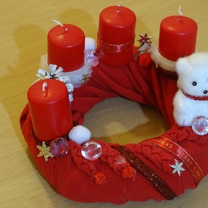 ITT a farsang áll a bál...porcelánfejű - BOHÓC Piros-fehér ezüst,szürke kopogtató,ajtódísz,falidísz   ,koszorú - otthon & életmód - dekoráció - Meska.hu