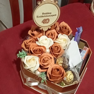 CsokiVirágEdesseg Rendelhető, ünnepi asztaldísz,lakásdekoráció, Otthon & Életmód, Dekoráció, Asztal és polc dekoráció, Díszdoboz, Virágkötés, MESKA