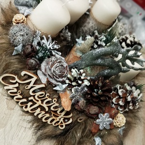 MERRYCHristmas-SZŐRMÉS adventi koszorú,asztaldísz rénszarvassal - karácsony - adventi díszek - adventi koszorú - Meska.hu