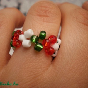Gyöngy gyűrű: 5-féle nemzeti színű, Ékszer, Gyűrű, Gyöngyös gyűrű, Gyöngyfűzés, gyöngyhímzés, MESKA