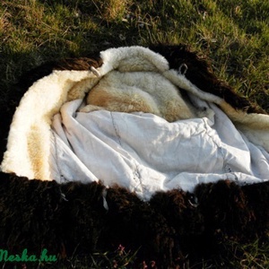 Suba, bunda - pásztor viselet/ betlehemes, regős, vadász kellék - fekete -  - Meska.hu