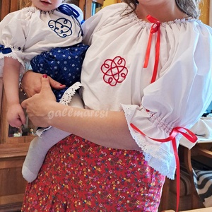 Népi buggyos ujjú, csipkés lány, női blúz; szalagos néptánc pamut blúz - ruha & divat - babaruha & gyerekruha - ing, blúz - Meska.hu