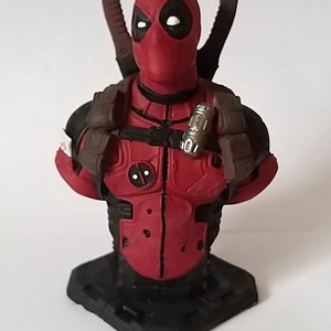 Deadpool szobor, Otthon & Életmód, Dekoráció, Asztal és polc dekoráció, Asztaldísz, Mindenmás, MESKA