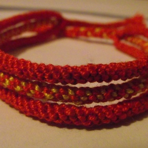 Piros-sárga csomózott karkötő -  - Meska.hu