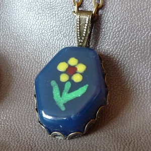 Kék virágos kézzel festett nyaklánc, Ékszer, Nyaklánc, Medálos nyaklánc, Ékszerkészítés, MESKA