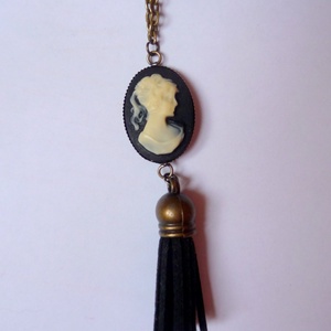 Fekete-fehér kámea nyaklánc fekete bojttal, Ékszer, Nyaklánc, Bojtos nyaklánc, Ékszerkészítés, MESKA