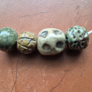 Kavicsok és gyöngyök V.  raku kerámia óriás gyöngyös nyaklánc (ékszer), Ékszer, Nyaklánc, Bogyós nyaklánc, Ékszerkészítés, Kerámia, MESKA