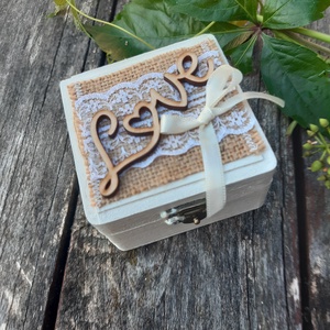 LOVE- Szerelem-Esküvői dobozka, gyűrűtartó vintage hangulatban rendelhető. - esküvő - kiegészítők - gyűrűtartó & gyűrűpárna - Meska.hu