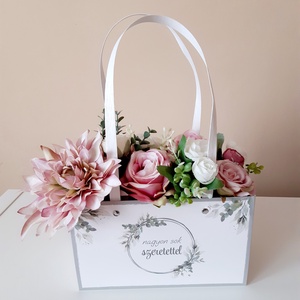 Virágtáska rózsákkal , dáliával, greenery  táskacsokor,  ballagásra, virágbox, virágdoboz - Meska.hu