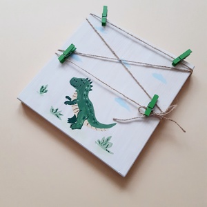 Fényképtartó falikép, gyerekszobai dísz, dekoráció, Dinó, T-Rex , szülinapra, babalátogatóba, Azonnal vihető, Otthon & Életmód, Dekoráció, Fali és függő dekoráció, Függődísz, Festett tárgyak, MESKA