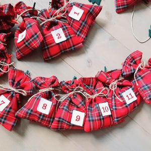 Skótkockás piros adventi zsákok, karácsonyvárás, adventi dísz, dekoráció,  - karácsony - adventi díszek - adventi naptár - Meska.hu