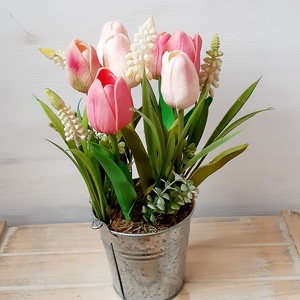 Tulipánok vödörben-  virágdísz, asztaldísz, tavaszi dekoráció - Meska.hu