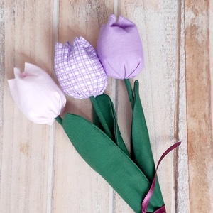 Lila vegyes tulipánok 3db-os csokor nőnapra, lakásdekoráció - otthon & életmód - dekoráció - virágdísz és tartó - csokor & virágdísz - Meska.hu