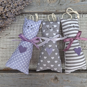 Lila- szürke levendula cicák- levendulás textil dekorációk, 3db illatzsák, levendula illatpárnák - otthon & életmód - gyertya, illat, aroma - illatzsák - Meska.hu