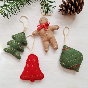  Karácsonyfadíszek Mézi, csengő, fenyő, gömb 4 db filc szett, karácsonyi dekoráció, függődíszek , Karácsony, Karácsonyi lakásdekoráció, Karácsonyfadíszek, Varrás, MESKA