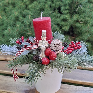 Diótörő piros gyertyás asztaldísz - Meska.hu