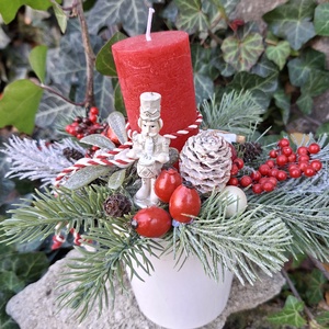 Diótörő piros gyertyás asztaldísz - karácsony - adventi díszek - adventi gyertyadíszek és koszorúdíszek - Meska.hu