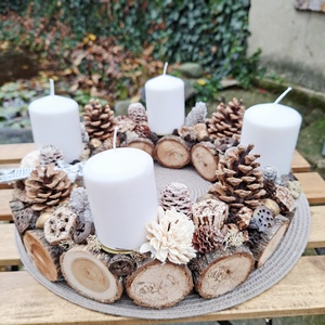 Adventi koszorú- faszeletes, tobozdíszekkel,adventi dísz, karácsonyi asztaldísz nagy méretű - Meska.hu