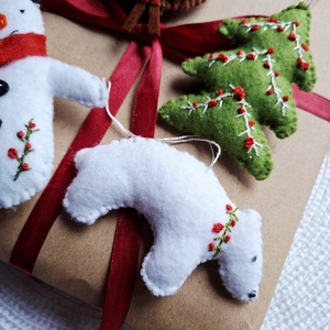  Karácsonyi erdő 4 db filc szett, karácsonyi dekoráció, függődíszek  - karácsony - karácsonyi lakásdekoráció - karácsonyfadíszek - Meska.hu