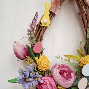 Virágok  venyige tojáskoszorún- húsvéti ajtódísz, kopogtató, tavaszi dekoráció - otthon & életmód - dekoráció - ajtó- és ablak dekoráció - ajtódísz & kopogtató - Meska.hu