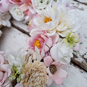 Rózsaszín, krém virágos tavaszi, nyári koszorú, dekoráció- Azonnal vihető! - otthon & életmód - dekoráció - ajtó- és ablak dekoráció - ajtódísz & kopogtató - Meska.hu