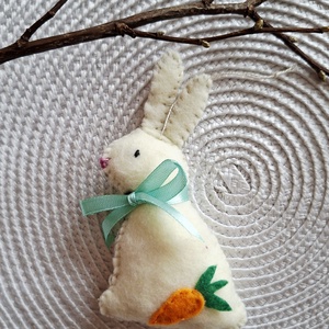  Krém színű filc nyuszi répadísszel,  filc dísz, Ünnepi díszek, dekorációk, Húsvéti asztaldíszek, Húsvéti díszek és dekorációk, Varrás, MESKA