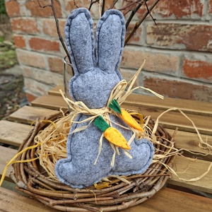 Szürke Nyuszi- filc nyúl, akasztós dísz, ajtódísz, ablakdísz, húsvéti dekoráció - ünnepi díszek, dekorációk - húsvéti díszek és dekorációk - húsvéti ablakdíszek - Meska.hu