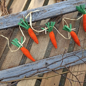 A nyuszik kedvence, Dekor kis répák- húsvéti függődíszek, tavaszi dekoráció - otthon & életmód - dekoráció - fali és függő dekoráció - függődísz - Meska.hu