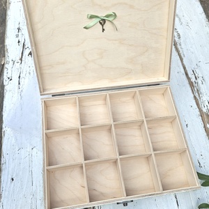 Régi esküvői autó -12 rekeszes doboz- greenery stílusú esküvőre, emlékdoboz - esküvő - emlék & ajándék - doboz - Meska.hu