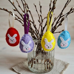 Vidám Nyuszipofik- filc tojások, függődíszek, húsvéti, tavaszi díszek, ajándéknak - Meska.hu