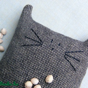Meggymag macska -  - Meska.hu