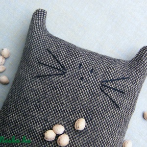 Meggymag macska -  - Meska.hu