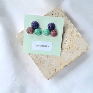 Fülbevaló, színes bogyókkal, Ékszer, Fülbevaló, Pötty fülbevaló, Ékszerkészítés, Varrás, MESKA