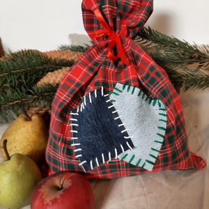 Textil mikulászsák rávarrt farmer foltokktal - Meska.hu