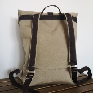 Beige vízálló rolltop hátizsák - táska & tok - hátizsák - hátizsák - Meska.hu