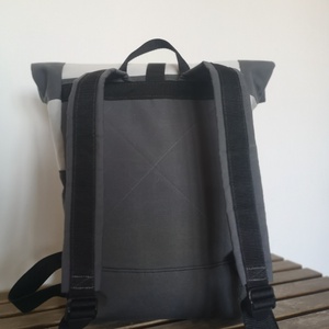 Púderrózsaszín-szürkevízálló rolltop hátizsák - táska & tok - hátizsák - hátizsák - Meska.hu