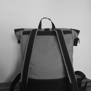 Fekete-szürke vízálló rolltop hátizsák - táska & tok - hátizsák - roll top hátizsák - Meska.hu
