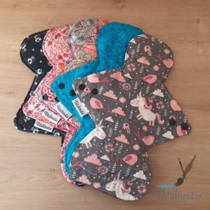 5db 30cm eü mosható betét meglepetés mintával, Szépségápolás, Intim higiénia, Intimbetét, , MESKA