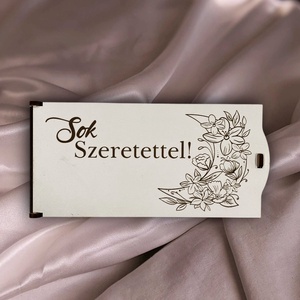 Sok szeretettel lézer-gravírozott pénzátadó doboz - otthon & életmód - papír, írószer - ajándékozás kellékei - pénzátadó doboz - Meska.hu