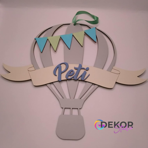 Egyedi fa ajtókopogtató Hőlégballon - egyedi névvel, Otthon & Életmód, Dekoráció, Ajtó- és ablak dekoráció, Ajtódísz & Kopogtató, Famegmunkálás, Festészet, MESKA