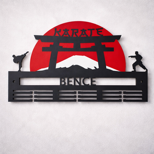 Éremtartó egyedi névvel karatés érmekhez, Otthon & Életmód, Dekoráció, Fali és függő dekoráció, Éremtartó, Famegmunkálás, Gravírozás, pirográfia, MESKA