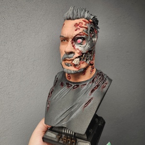 Terminator T-800, Arnold mellszobor, resin, kézzel festve, világító szemmel - otthon & életmód - dekoráció - asztal és polc dekoráció - könyvszobor - Meska.hu
