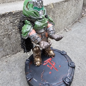 Doom The Dark Ages, Doom Slayer kontroller tartó, Otthon & Életmód, Dekoráció, Dísztárgy, Festett tárgyak, Szobrászat, MESKA